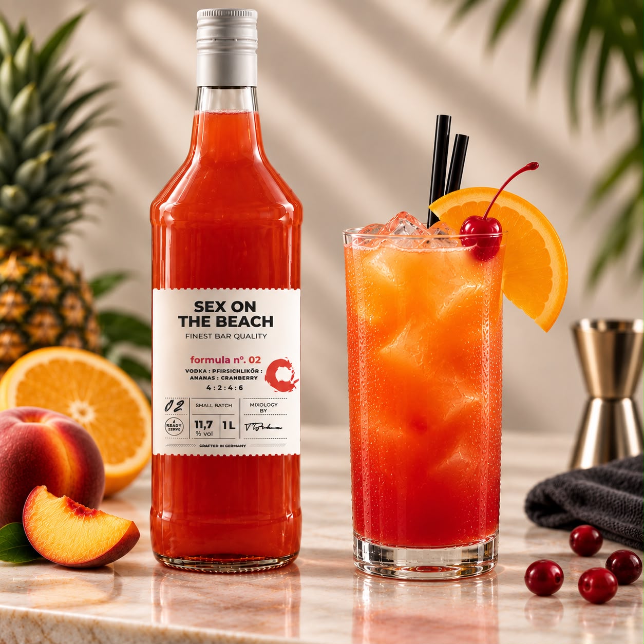 Sex on the Beach: 1-Liter-Flasche READY TO SERVE und hohes Glas mit Eis, Orange und Kirsche